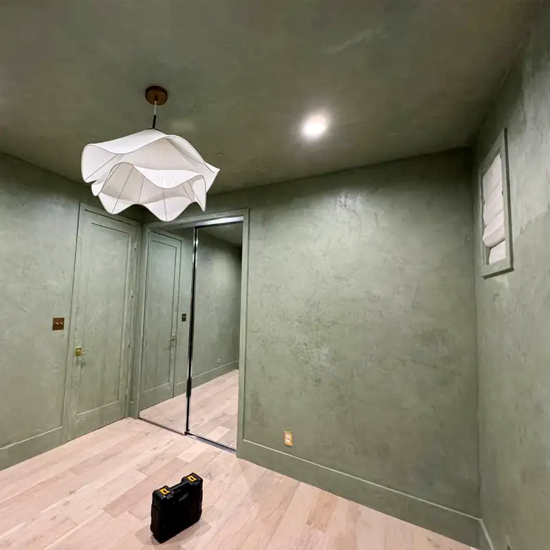 Hand troweled Roman Clay finishes for North Hollywood homes, from postwar bungalows to lofts and live-work spaces near the NoHo Arts District.