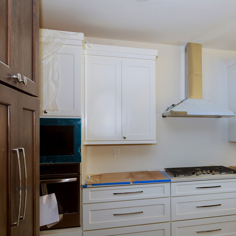 Transform your Glendale kitchen or bathroom with our cabinet painting expertise, delivering stunning results that stand the test of time.