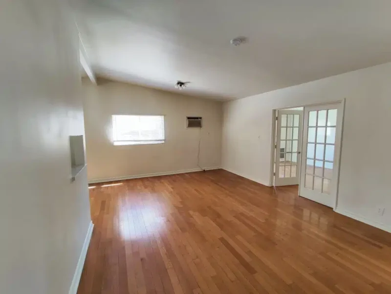 White Wall Repaint & Refresh