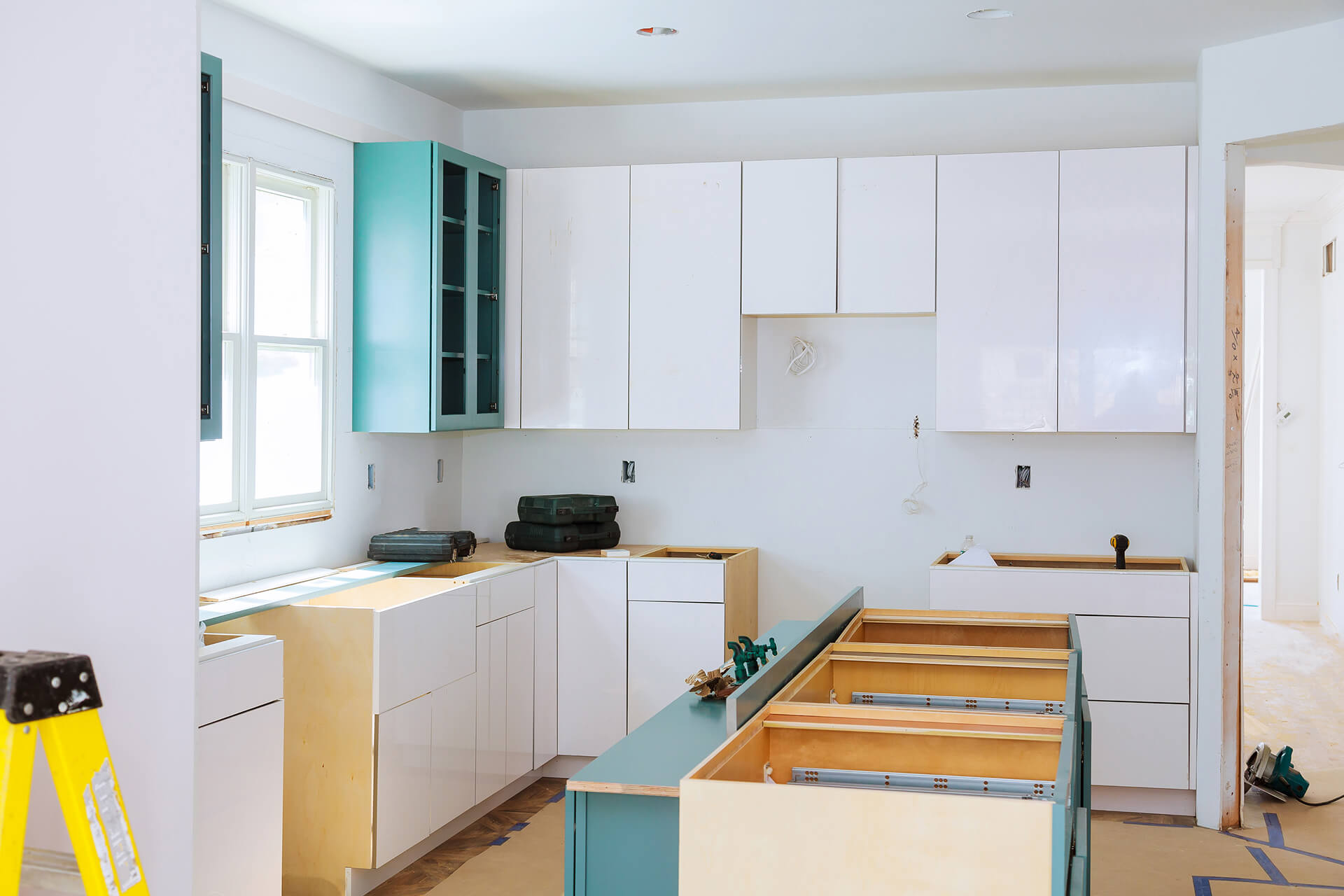 Preparing install custom new modern kitchen